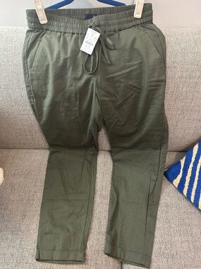 NWT Women’s J. Crew Olive Green Linen Drawstring Chinos- size 2